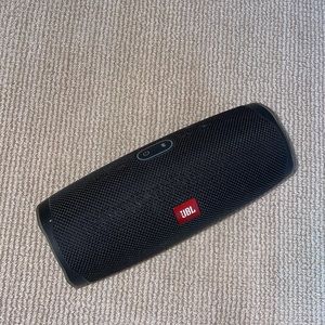 JBL Charge 4 gently used